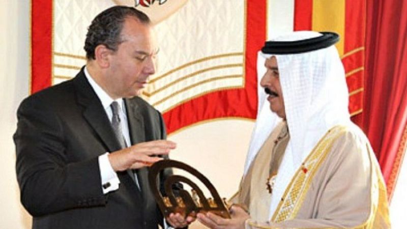 مستشار ملك البحرين: المنامة ستطبع العلاقات مع كيان العدو خلال العام الجاري