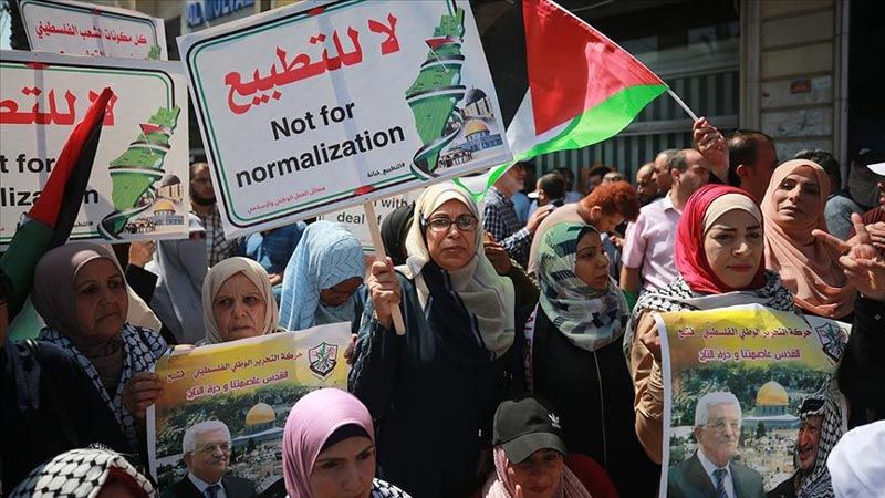 هل سيدفع الفلسطينيون في الإمارات ثمن تطبيعها مع العدو؟