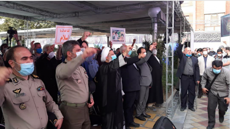 تجمع احتجاجي في طهران يدين الإساءة للنبي الأكرم محمد (ص)