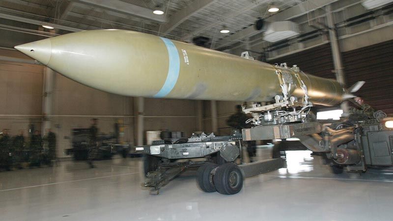 مشروع قانون أمريكي لتزويد كيان العدو بأقوى القنابل غير النووية