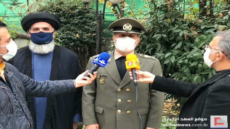 بالصور: وزير الدفاع الإيراني معزيًا عائلة الشهيد محسن زاده