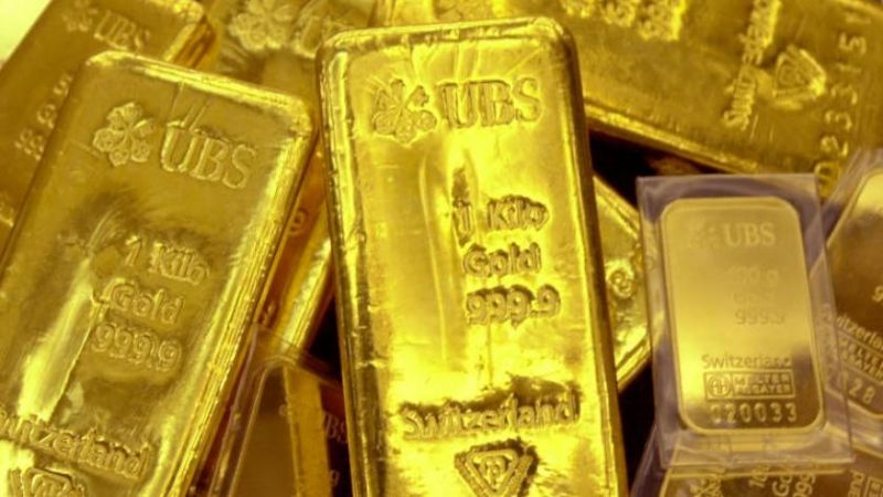 أسعار الذهب تنزل إلى 1808.67 دولار للأونصة