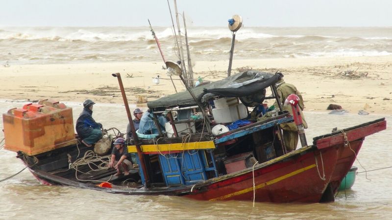 فيتنام: وفاة 192 شخصًا جراء أعاصير