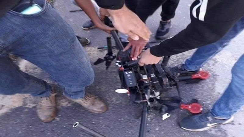 فيديو .. فلسطينيون يُسقطون طائرة مسيّرة قمعت مسيرة 