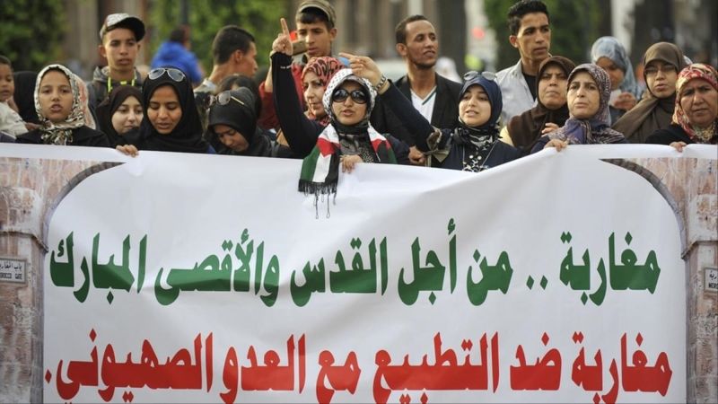 المغرب: دعوى قضائية ومطالباتٌ بإسقاط التطبيع مع العدو