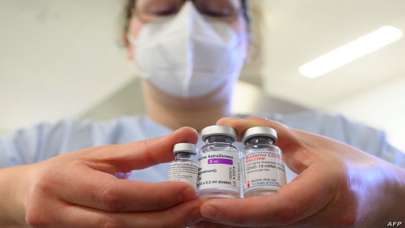 ما رأي الصحة العالمية في تغيير اللقاح بين جرعتين؟
