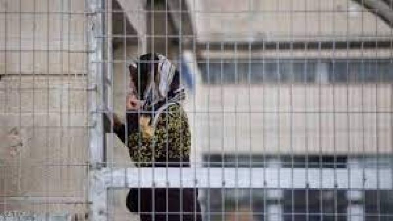 محاكم الإحتلال تمدد اعتقال ثلاث أسيرات فلسطينيات