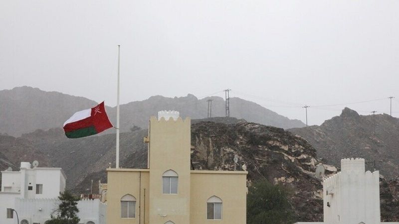 سلطنة عمان تقرر حظر تنقل الأفراد والمركبات مساء