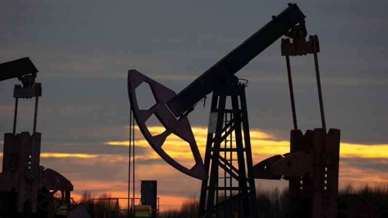 هبوط أسعار النفط رغم انخفاض كبير لمخزونات الخام الأمريكية 