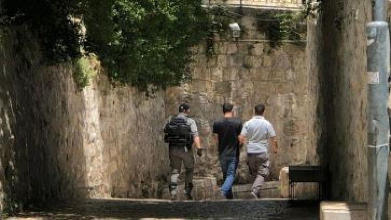قوات الاحتلال تشن حملة اعتقالات واسعة في مدينة القدس