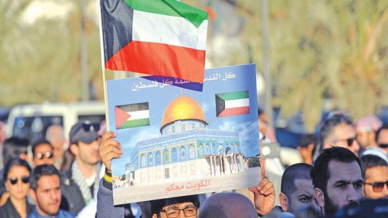 أمير الكويت يؤكد في اتصال مع هنية: فلسطين هي قضيتنا الأولى