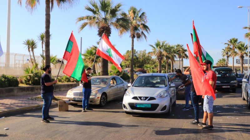 التنظيم الشعبي الناصري يقيم حواجز محبة احتفاءً بعيد التحرير في صيدا
