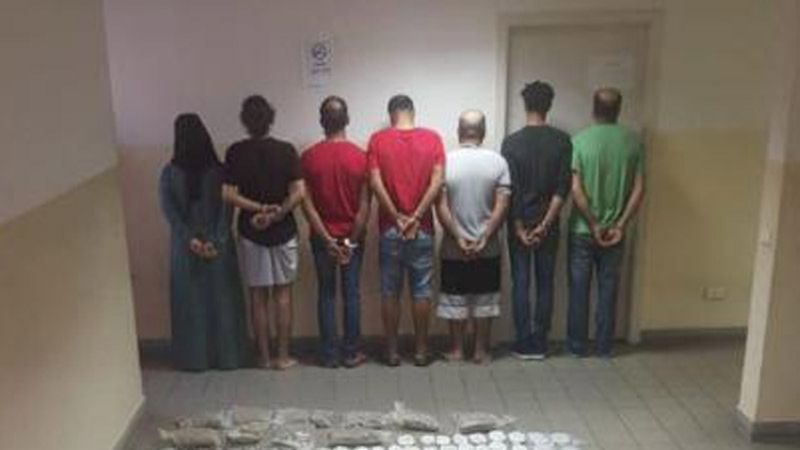 لبنان: القبض على مروّجَي مخدّرات وأربعة من زبائنهما في الدورة