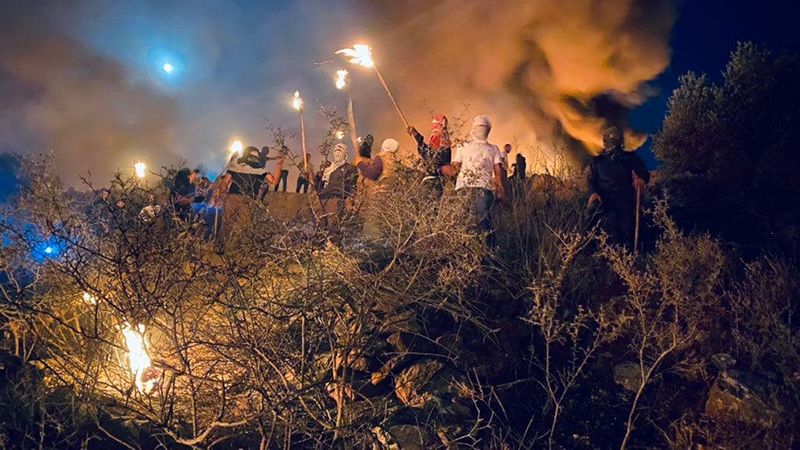 بالصور: تواصل فعاليات الإرباك الليلي قرب جبل صبيح في بيتا جنوب نابلس بالضفة الغربية المحتلة