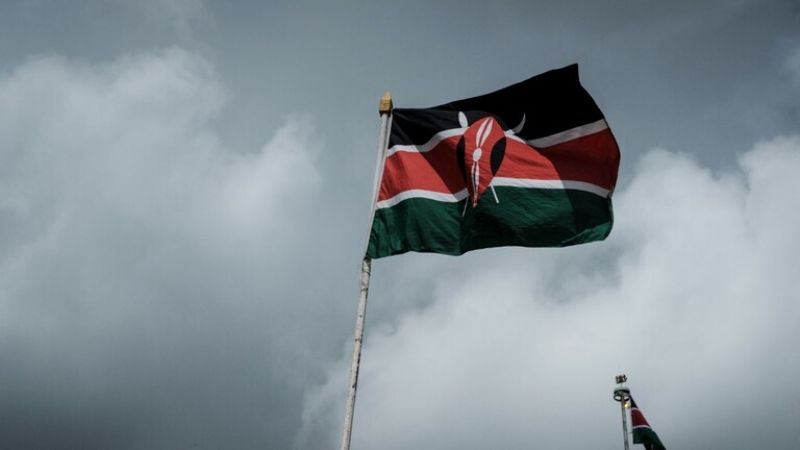 كينيا: مصرع 17 عسكريًا إثر سقوط مروحيتهم وتحطمها قرب العاصمة نيروبي