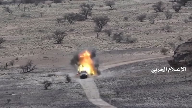 بالفيديو: الجيش واللجان الشعبية اليمنية تستهدف آلية للجيش السعودي بصاروخ موجه في مربع شجع  بنجران
