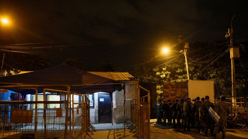 الأكوادور: 8 قتلى و20 جريحًا بأعمال شغب في سجنين 