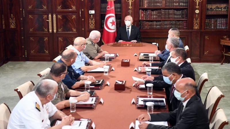 الرئيس التونسي يجتمع بكبار قادة الجيش والأمن