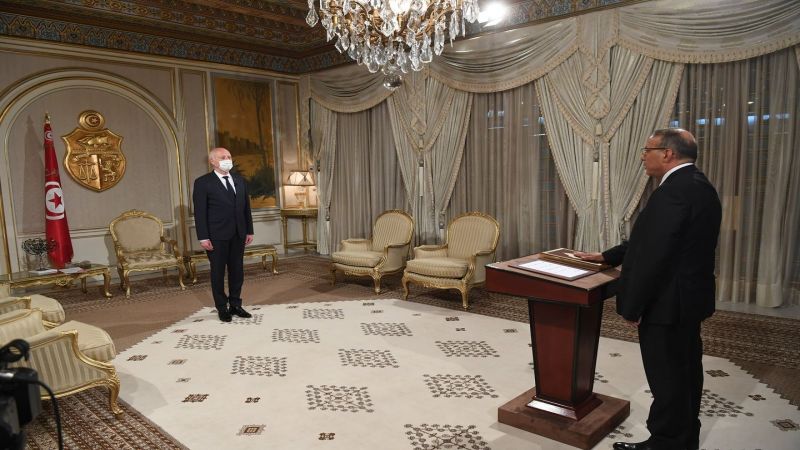 الرئيس التونسي يعين وزيرًا جديدًا للداخلية