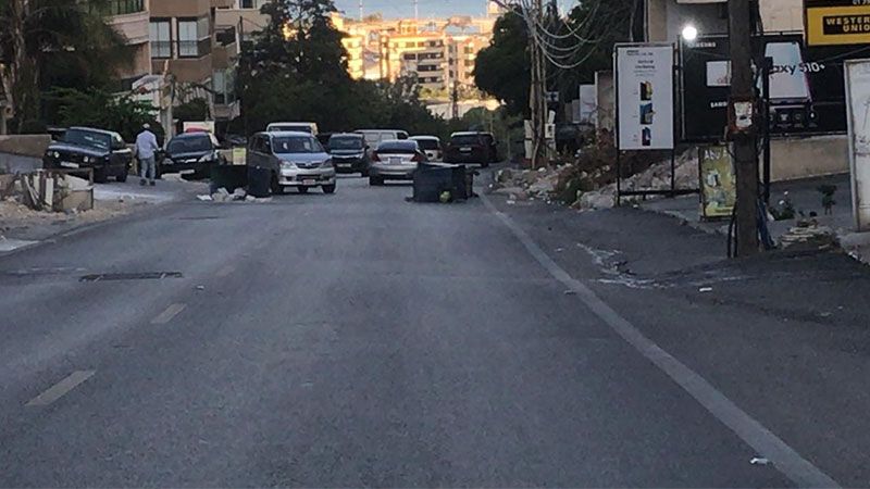 لبنان: قطع طريق حي "الست نفيسة" في صيدا احتجاجًا على انقطاع الكهرباء