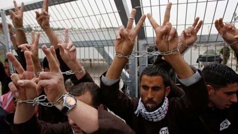 91 عميدًا للأسرى الفلسطينيين في سجون الاحتلال