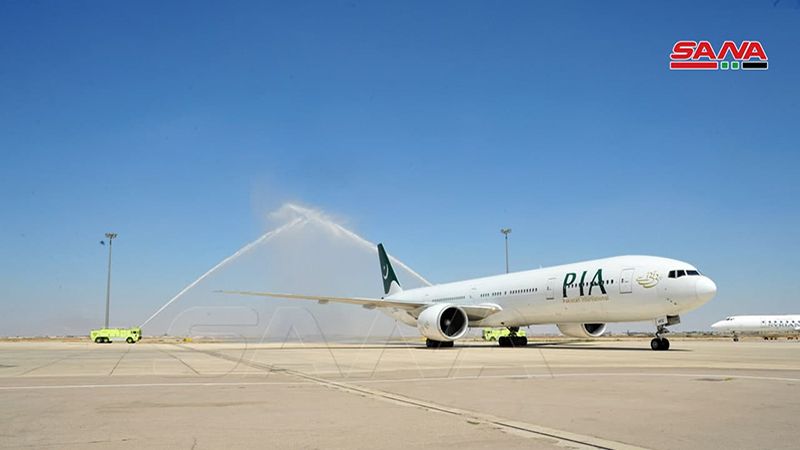 سوريا: وصول أولى رحلات الخطوط الجوية الباكستانية إلى مطار دمشق بعد انقطاعٍ دام أكثر من 20 عامًا