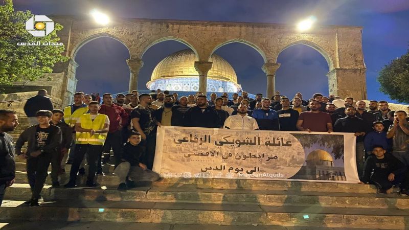 بالفيديو: مئات المصلين الفلسطينيين يلبون نداء الفجر في المسجد الأقصى