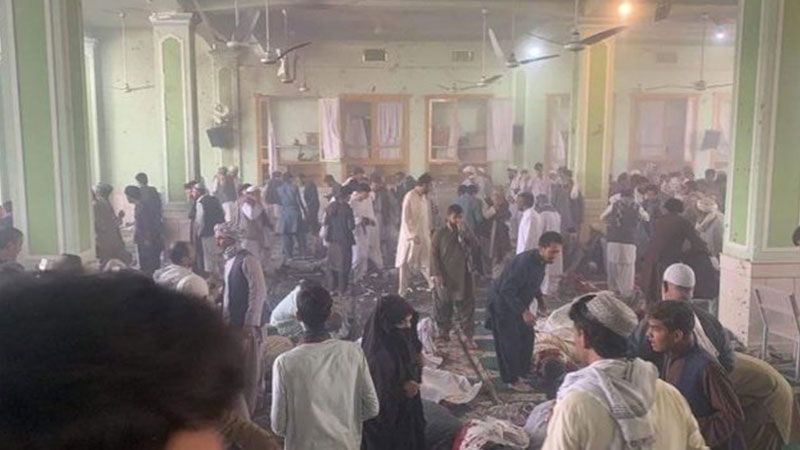 مصدر حكومي أفغاني: 3 مهاجمين انتحاريين فجروا أنفسهم داخل المسجد وسط مدينة قندهار