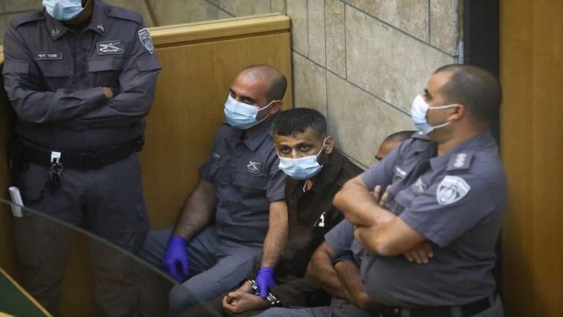 إدارة سجون الاحتلال تفرض عقوبات قاسية على الأسير محمد عارضة