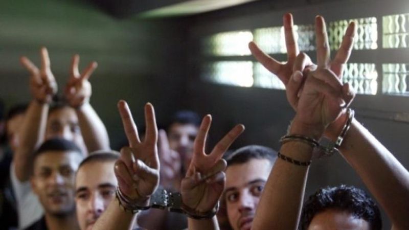 فلسطين المحتلة| هيئة الأسرى: أسرى "عوفر" يبدأون غدًا خطوات تصعيدية ضد إدارة السجن 