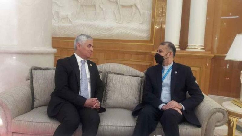 عقد مباحثات بين وزير الخارجية الايراني والأمين العام لمنظمة (إيكو)