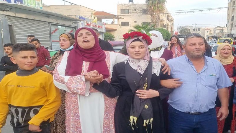  الإحتلال يفرج عن الأسيرة أمل طقاطقة.. أقدم أسيرة فلسطينية