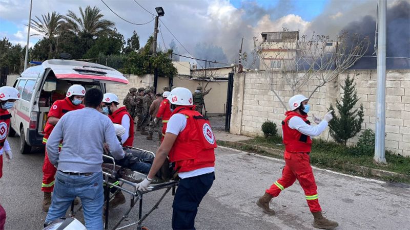 لبنان: إسعاف 6 أشخاص ونقل جريحين وجثتين إلى المستشفى في إشكال مصنع الاسفنج في طرابلس