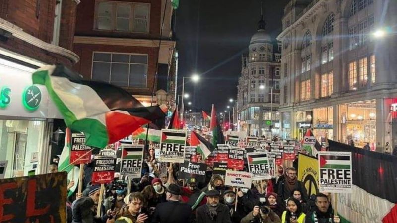 بريطانيا: تظاهرة أمام السفارة الصهيونية رفضا لممارسات الاحتلال بحق أهالي الشيخ جراح
