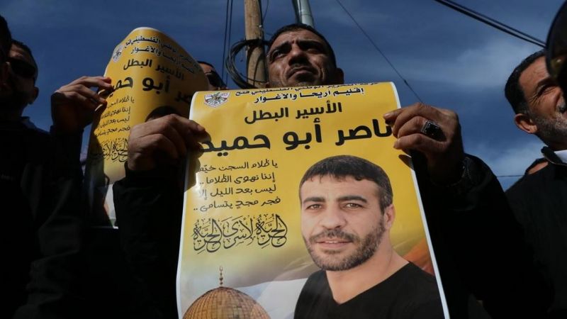 الأسير الفلسطيني ناصر أبو حميد يكابد آلامه وحالته حرجة للغاية