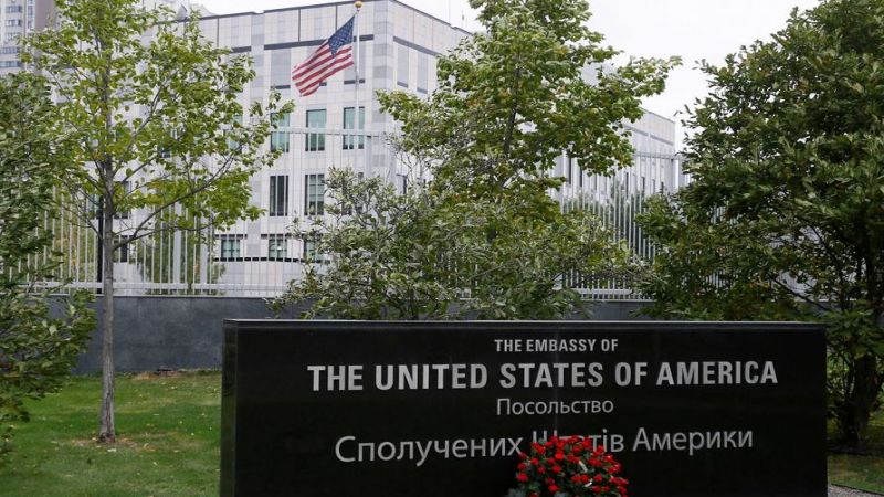 واشنطن تستعد لإخلاء سفارتها في أوكرانيا