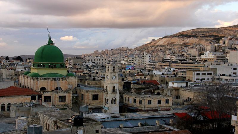 الاحتلال يُصعّد في بيت لحم: منعٌ للصلاة في أقدم المساجد واقتلاع لأشجار الزيتون