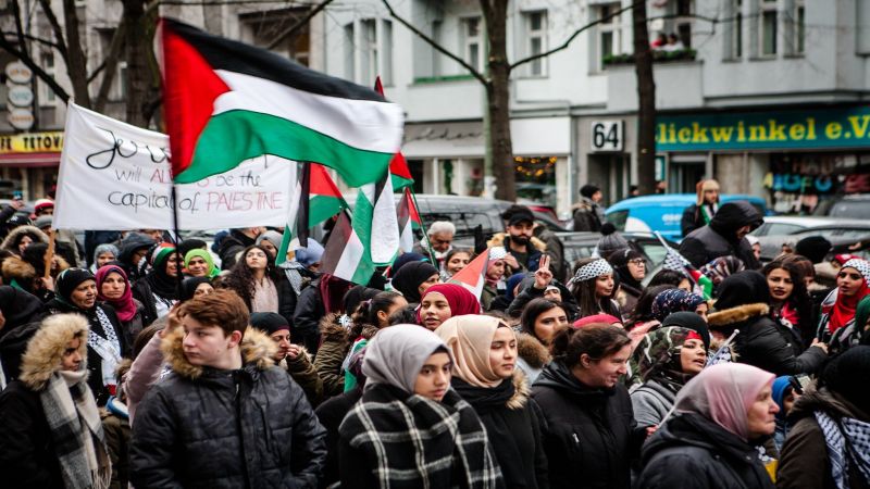 السلطات الألمانية تعتقل عدداً من المشاركين في تظاهرات مؤيدة لفلسطين