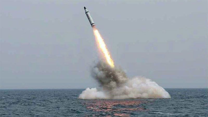 كوريا الشمالية تطلق صاروخًا بالستيًا من غواصة