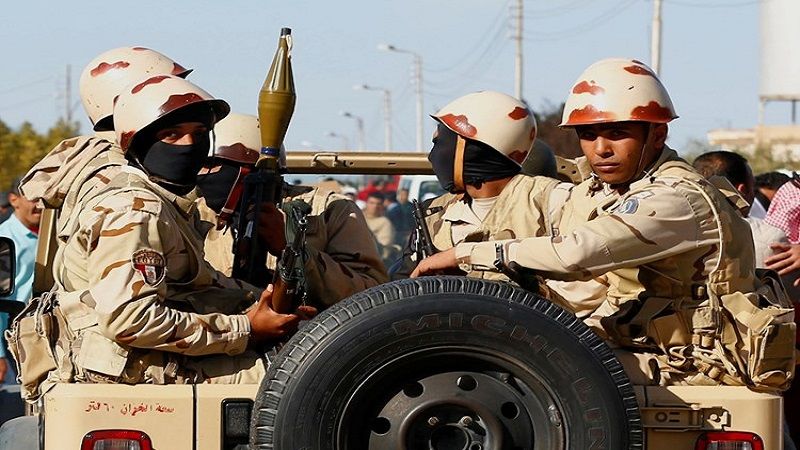 مصر: مقتل ضابط و10 جنود في هجوم إرهابي شرق قناة السويس