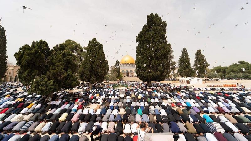 فلسطين المحتلة: عشرات الآلاف أدّوا صلاة الجمعة في المسجد الأقصى 