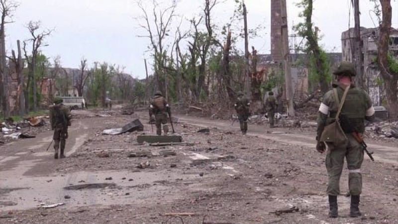الدفاع الروسية: العثور على شاحنة محملة بجثث 152 مقاتلاً أوكرانيًا ملغمة في أزوفستال