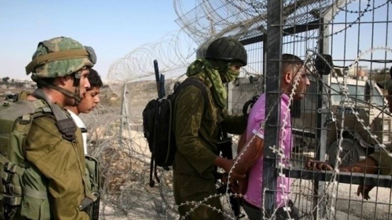 الاحتلال يعتقل فلسطينيين بزعم تسللهما إلى الكيان المحتل