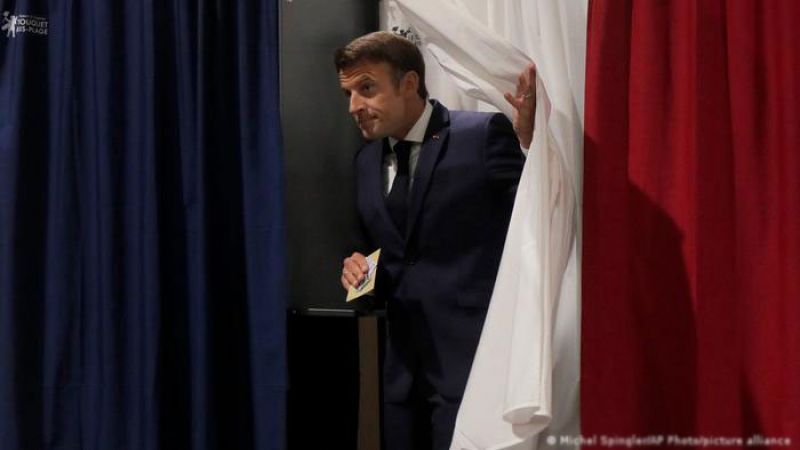 تحوّل في المشهد السياسي الفرنسي: المعارضة تطوّق ماكرون