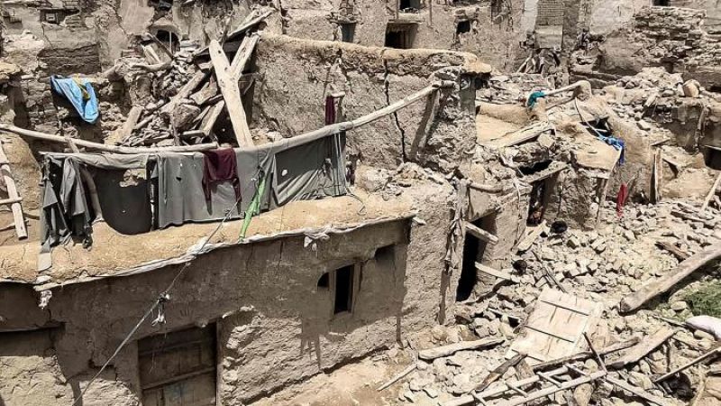 وزير الصحة الأفغاني: أكثر من 10 آلاف منزل دمر بالكامل أو جزئيًا جراء الزلزال