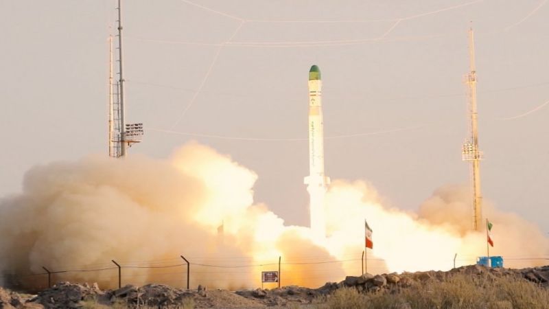 فيديو.. بنداء &quot;يا علي بن موسى الرضا&quot; إيران تطلق صاروخ &quot;ذو الجناح&quot; إلى الفضاء