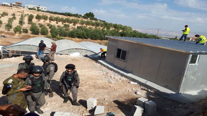 قوات الاحتلال تعتدي على أطفال بالضرب وتهدم منشآت سكنية