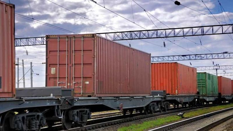 أول قطار شحن روسي يصل إلى إيران لإرسال حمولته إلى الهند