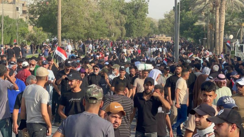المشهد العراقي الساخن.. نحو دعم الشرعية والحوار والركون للدستور