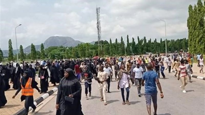 نيجيريا: 6 شهداء برصاص الشرطة في محاولة لقمع المسيرة العاشورائية